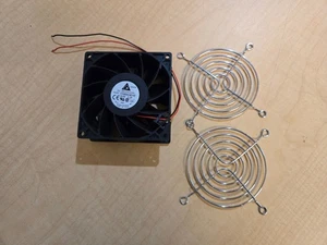 NUEVO Ventilador sin escobillas Delta FFB0924E DC 24V 0.75A 92x92x38 mm, 2 cables - Imagen 1 de 3