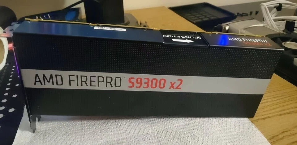AMD FirePro S9300 X2 (AI, Gaming, LLM. 13 TFLOPS ) - Immagine 1 di 1