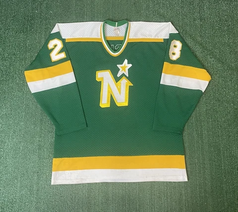 Vintage CCM Minnesota North Stars Jersey Sz L Mckechney #28 Cover