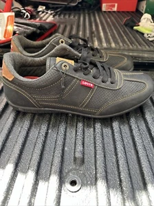 Levis Black  Men’s Size US 9 Shoes / Sneakers - Picture 1 of 5
