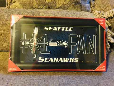 NEW Seattle Seahawks NFL Football # 1 Fan Quartz Clock Hang or Stand Cover
