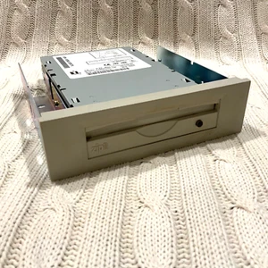 Iomega Zip 100 IDE Zip Drive 3.5" Z100ATAPI In Removable Bracket - Imagen 1 de 12