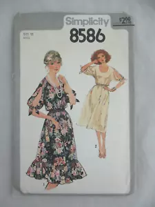 Vintage 1978 Simplicity Schnittmuster #8586 Größe 10 Misses Pulloverkleid - ungeschnitten - Bild 1 von 2