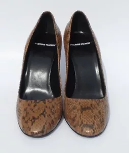 $895 PIERRE HARDY Calamity Camel Tan Black Snakeskin Tapered Heel Pumps 38.5 EUC - Picture 1 of 12