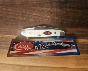 2014 Case XX Peanut In White Delrin Handles Red Case Badge - Picture 1 of 3