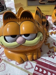 Garfield Retro Phone - Picture 1 of 6