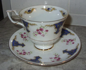 Taza/platillo de té toscano fino inglés hueso porcelana flores rosas borde dorado acento azul - Imagen 1 de 8