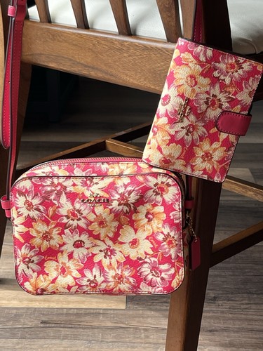 Borsa a tracolla Coach vintage margherita rosa caldo e portafoglio Coach vintage margherita abbinato