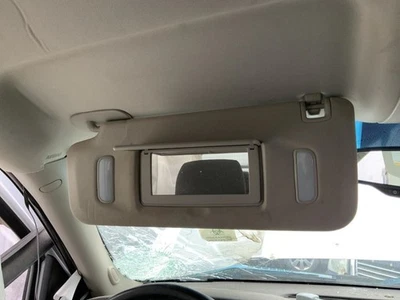 Driver Left Sun Visor Illuminated OEM 07-14 ESCALADE 1305884 Foto 1 de 4