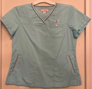 Koi by Kathy Peterson Women’s Size Medium Scrub Top Pockets Light Blue - Picture 1 of 7