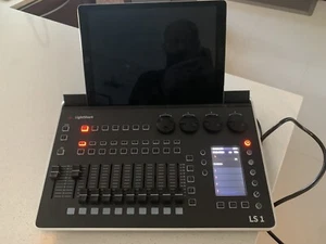Lightshark LS1 Professional Lighting Controller - Picture 1 of 9