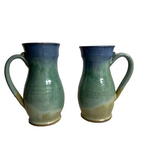 2 Blau Türkis Kunstkeramik Krug Becher Kanne Henkel Vase Signiert Fußsockel 6,5" - Bild 1 von 19