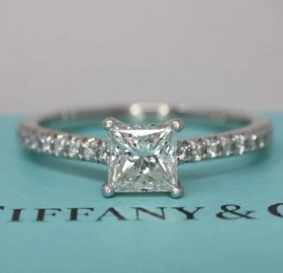 Anillo de compromiso de diamantes talla princesa Novo platino Tiffany & Co .77ct H VS1 $8K Foto 1 de 4