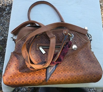 BOLSO DOMO ESTAMPADO LOGOTIPO BUDA MARCA MARRÓN  Foto 1 de 4