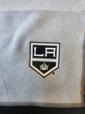 Los Angeles Kings Gray Skate Towel with LA Kings Logo Towel “NEW” Cover