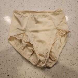 Vintage Bali Something Else 8706 lace leg  brief underwear panties M