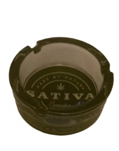 Fujima Cigarette Strain Themed Round Glass Ashtray - Sativa - Green - Picture 1 of 2
