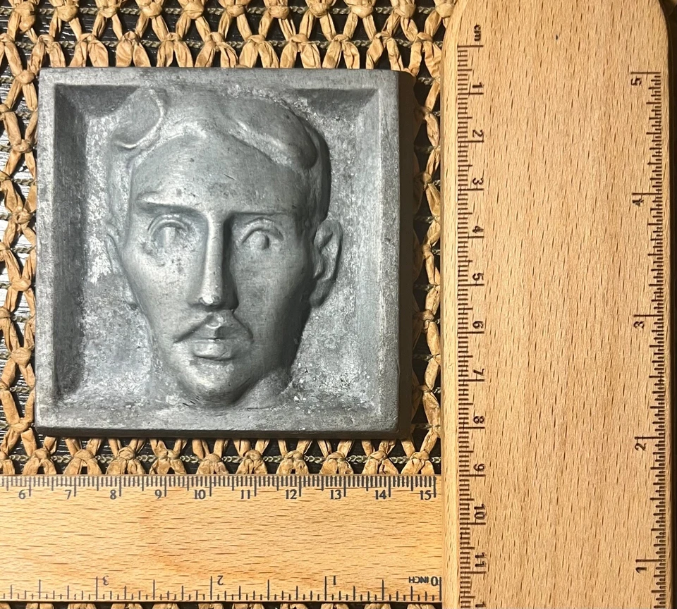 Serian scientist Nikola Tesla plaque table medal - Image 1 of 4