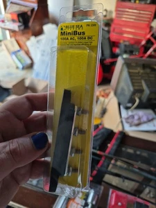 Blue Sea MiniBus 100 Ampere Common BusBar 4 x 10-32 Stud Terminal - 2315 - Picture 1 of 3