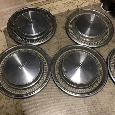 5 件套 1973 年 Oldsmobile Delta 88 Regency 98 Cutlass 轮毂盖 15 英寸 — 第 1/4 张图片