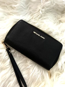 Michael Kors Jet Set Signature Multifunktions-Handgelenktasche - Schwarz, Large. leder - Bild 1 von 4