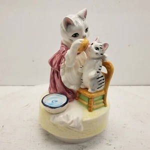 Schmid Beatrix Potter Mrs Tabitha Twitchit Cat Music Box plays Its A Small World - Picture 1 of 8