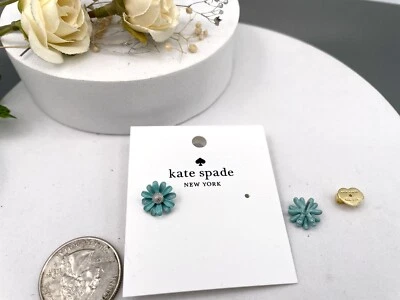 Auténticos tachuelas Kate Spade - Into The Bloom Daisy Foto 1 de 4