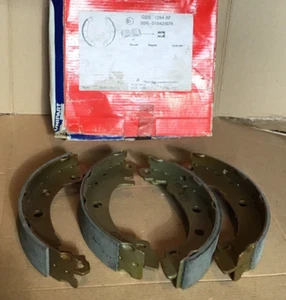 Unipart Rear Brake Shoes GBS1294 (BS960) suits Renault Megane 1.4 1.9 - Picture 1 of 4