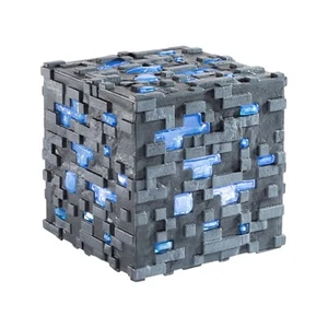 Minecraft Replica Illuminating Diamond Ore Cube 10 Cm Noble Collection - Imagen 1 de 3