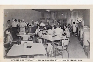 Interior y gente de restaurante Harris en Homerville GA ANTIGUO - Imagen 1 de 1