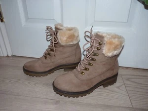 WOMENS ANKLE BOOTS. SIZE 7 UK. DOROTHY PERKINS. FUR LINED TOP. LADIES. - Picture 1 of 10