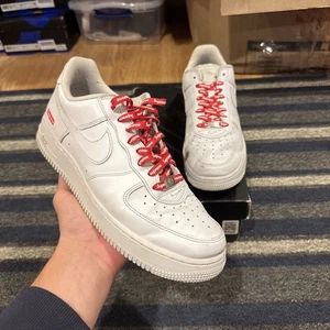 Nike Air Force 1 Low Supreme CU9225-100 taglia 8,5 - Foto 1 di 7