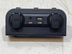 KIA RIO 2016 MK3 USB & AUX JACK AUDIO CONNECTOR POWER SOCKET PORT /2011-17 - Picture 1 of 10