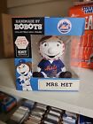 NY New York Mets Robots Knit Series Mrs. Met SGA 2023 5/6/23