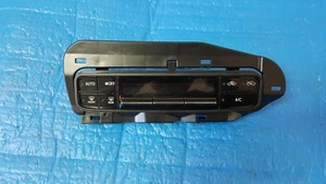 TOYOTA COROLLA Heat/AC Controller (Sdn), automatic climate control 17 - Picture 1 of 5