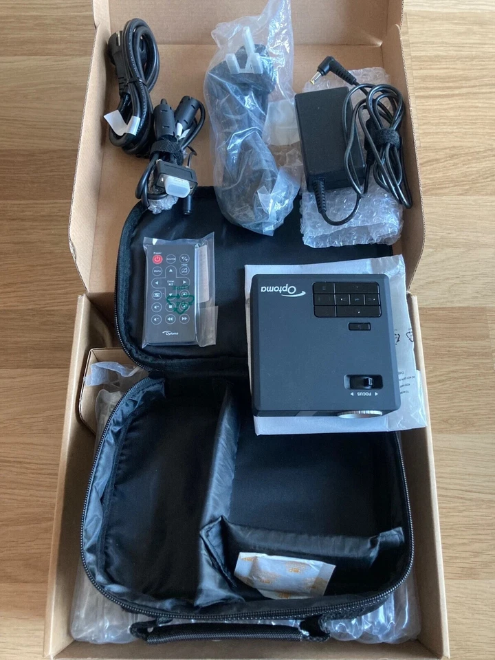 Optoma portable projector ML750E with its original box - Image 1 of 3