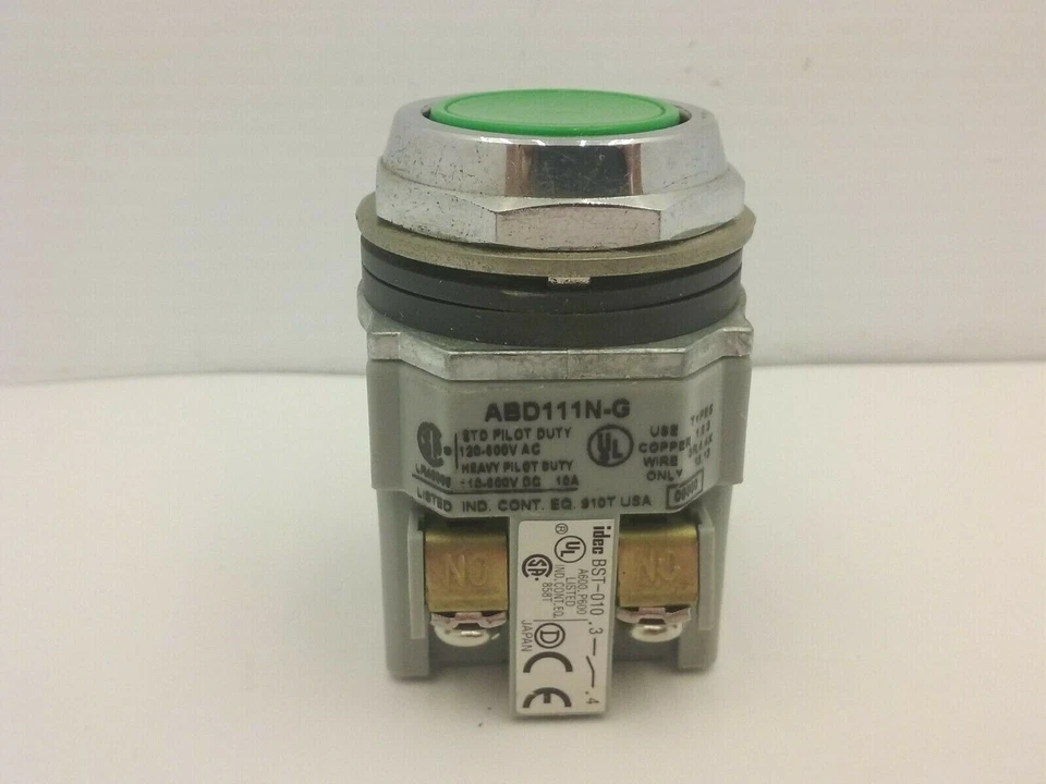  IDEC ABD111N-G PUSHBUTTON MOMENTARY FLUSH GREEN 1NO/1NC 10A 600V - Image 1 of 4