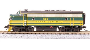 Broadway Limited 7734 N Scale MEC EMD F3A Green & Gold Diesel Locomotive #686 - Picture 1 of 5