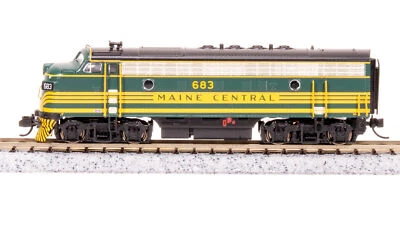Broadway Limited 7734 N Scale MEC EMD F3A Green & Gold Diesel Locomotive #686 - Image 1 of 4