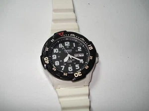 RARE VINTAGE CASIO CHRONOGRAPH ALARM MILITARY TIME WATCH DATE MRW-200H 100M - Picture 1 of 4