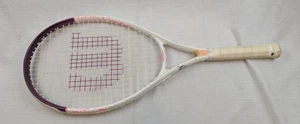 Raqueta de tenis Wilson Hope 4 3/8" L3 agarre cura conciencia sobre el cáncer de mama - blanca - Imagen 1 de 6
