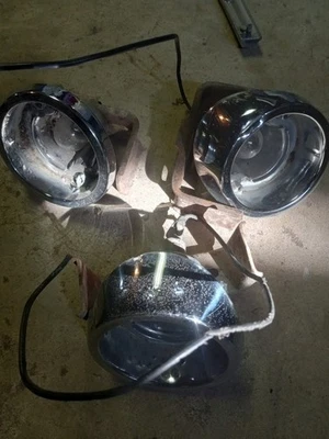 Oldsmobile/442/Cutlass/F85 1965 luces de reversa Foto 1 de 4