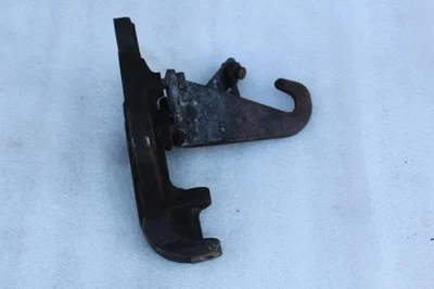 1991 1992 TOYOTA LAND CRUISER LEFT FRONT ENGINE CYLINDER HEAD BRACKET - Image 1 of 4