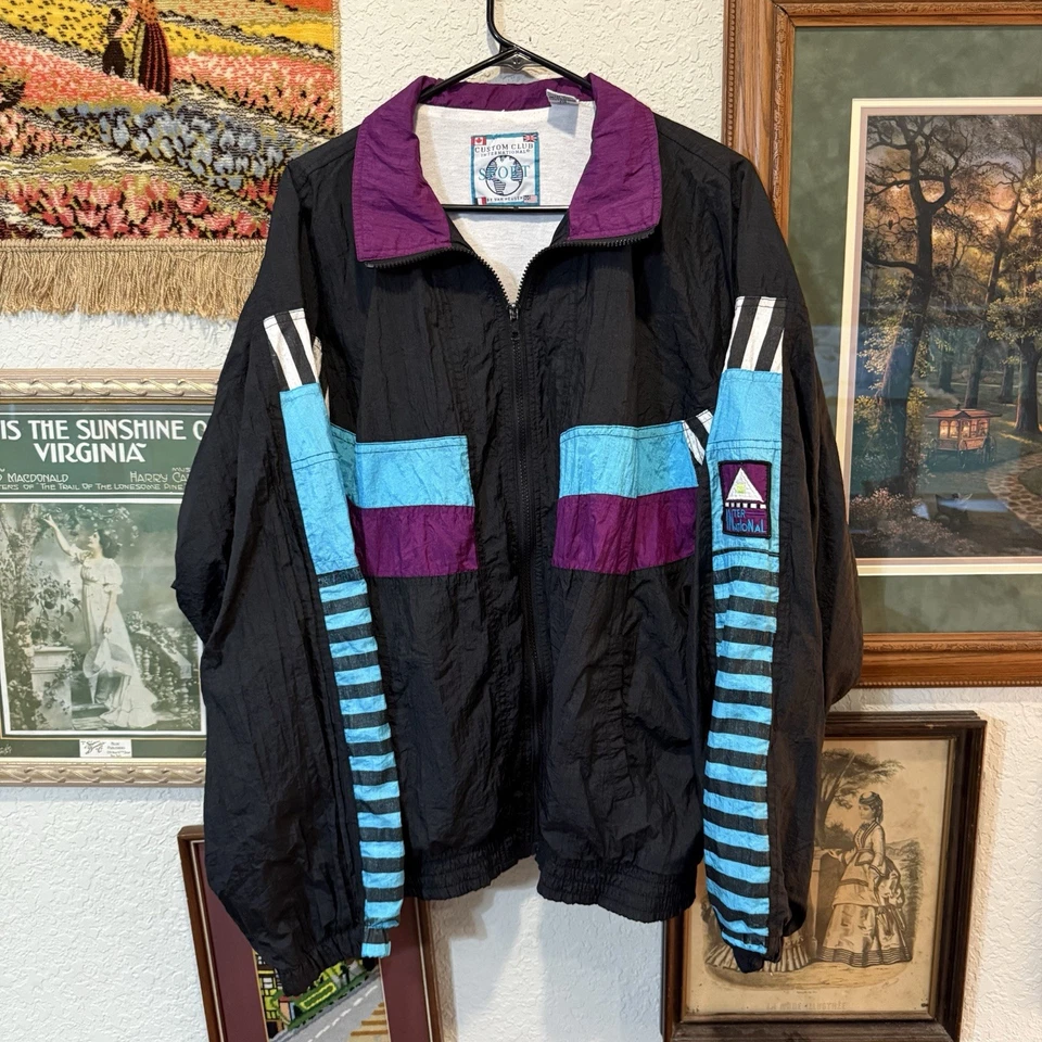 Cortavientos Colorido Club International Personalizado Vintage Años 90 RARO Talla XL Foto 1 de 4