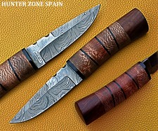 Damascus Hunting Skkiner Knife Custom Handmade Beautiful Handle walnut wooden