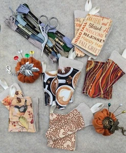 Herramientas de costura - Estuche para libro de agujas y tijeras con temática de otoño con lazo colgante - Imagen 1 de 12