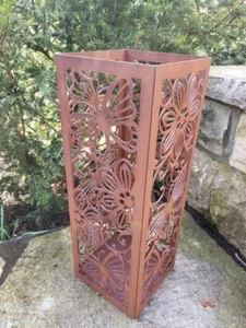 Edelrost Windlicht Säule Schmetterlinge Kerzenständer Laterne Deko Rost Metall - Bild 1 von 7