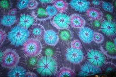 SERENDIPIA EN FRANELA AZUL, MORADO Y VERDE DE BENARTEX - TELA 100% ALGODÓN Foto 1 de 4