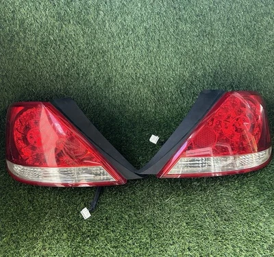 2005-2008 ACURA RL 3.5L OEM Left Right Tail Light Lamp - Image 1 of 4