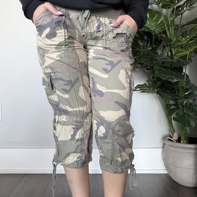 Pantalones capri camuflados Y2K de la década de 2000 casi famosos para mujer XL verde camuflaje vintage Foto 1 de 4